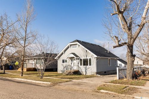 430 Columbia Ave, Kerrobert, SK, S0L1R0 | Card Image