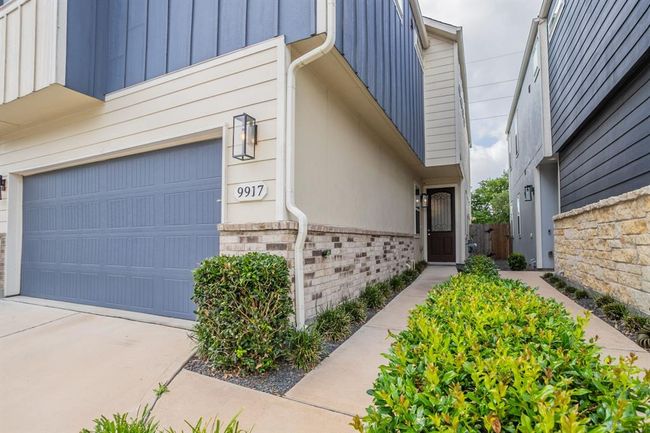 9917 Brickhouse Dr, House other with 3 bedrooms, 3 bathrooms and 2 parking in Houston TX | Image 4