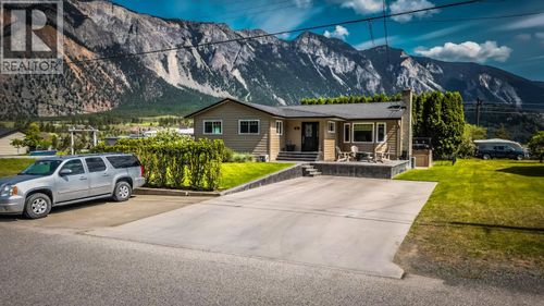 692 Summer St, Lillooet, BC, V0K1V0 | Card Image