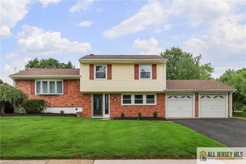 525 Shirley Pkwy, Piscataway, NJ, 08854-4545 | Card Image