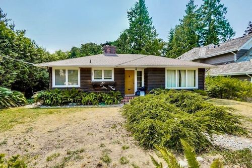 4386 Erwin Dr, West Vancouver, BC, V7V1H6 | Card Image