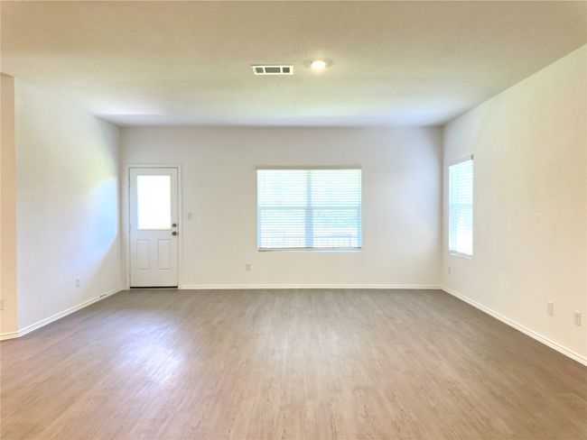 150 Cibolo Creek Loop, House other with 4 bedrooms, 3 bathrooms and null parking in Bastrop TX | Image 7