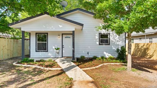 270 Peach Ave, New Braunfels, TX, 78130-6444 | Card Image
