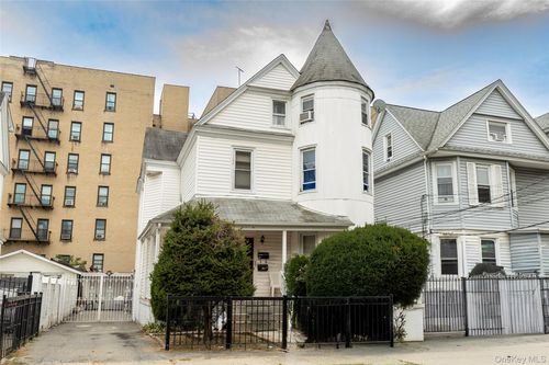 38 Carroll St, Yonkers, NY, 10705-4240 | Card Image