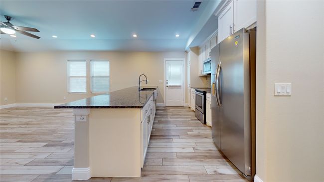 719 W Texas St, House other with 3 bedrooms, 2 bathrooms and null parking in Denison TX | Image 8