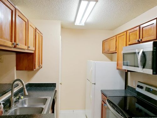 505-2121 Hepburn St, Houston, TX, 77054-3218 | Card Image