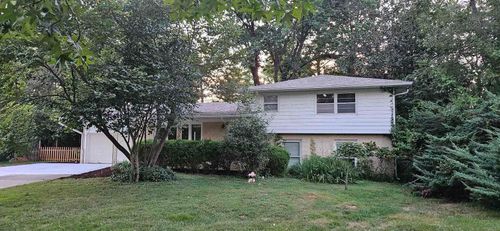 1608 W Briarwood Dr, Carbondale, IL, 62901-2427 | Card Image