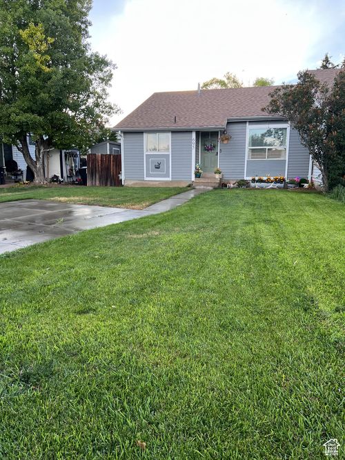 695 N Orange Ct, Castle Dale, UT, 84513-7727 | Card Image