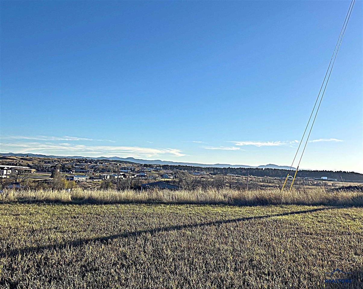 Land in Belle Fourche