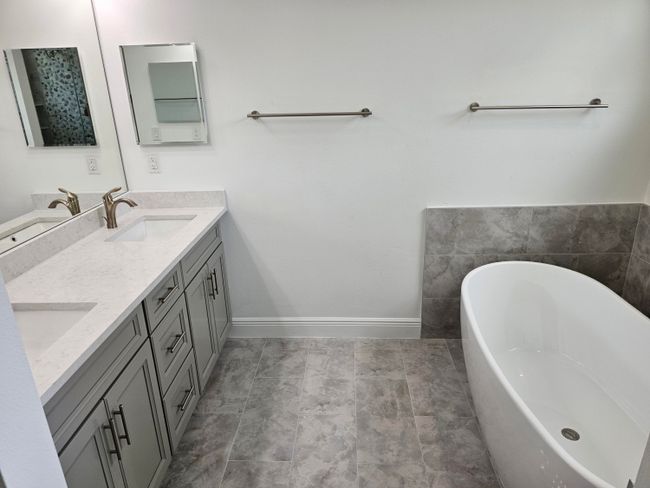 Master Bathroom | Image 25