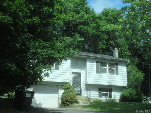 109 Indian Trl, Maybrook, NY, 12543-1124 | Card Image