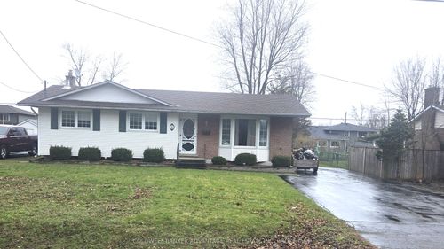 748 Parkdale Ave, Fort Erie, ON, L2A5B6 | Card Image