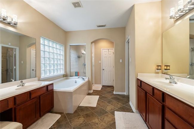 3318 Legends Mist Dr, House other with 4 bedrooms, 3 bathrooms and 2 parking in Spring TX | Image 9