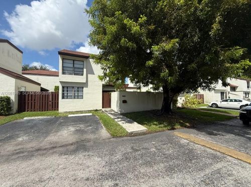 9764-9764 Nw 4th Ln, Miami, FL, 33172 | Card Image