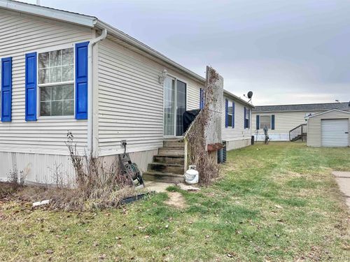 141 Smoky Hill River Ct, Adrian, MI, 49221-7719 | Card Image