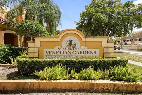 f203-18111 Nw 68th Ave, Hialeah, FL, 33015-3938 | Card Image