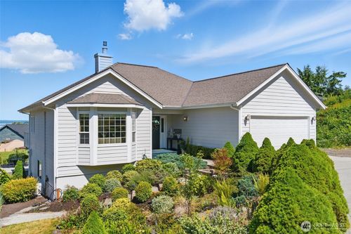 37401 Olympic View Rd Ne, Hansville, WA, 98340-8726 | Card Image