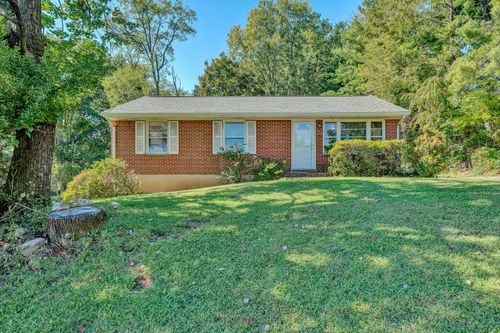 720 Kenyon Rd, Vinton, VA, 24179-1204 | Card Image