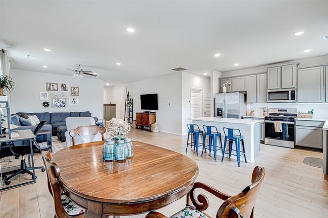645 Godley Rnch, House other with 4 bedrooms, 2 bathrooms and null parking in Godley TX | Image 11