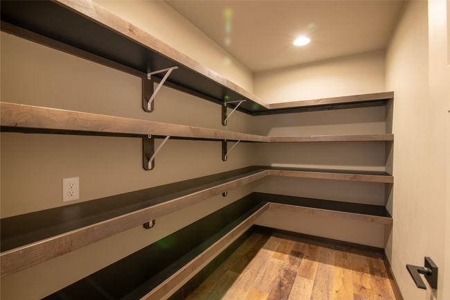 View of pantry | Image 27