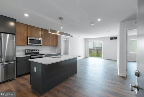 1b511-2501 Washington Ave, PHILADELPHIA, PA, 19146-3950 | Card Image