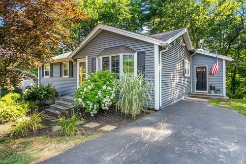 10 Briscoe Rd, Groveland, MA, 01834-1821 | Card Image