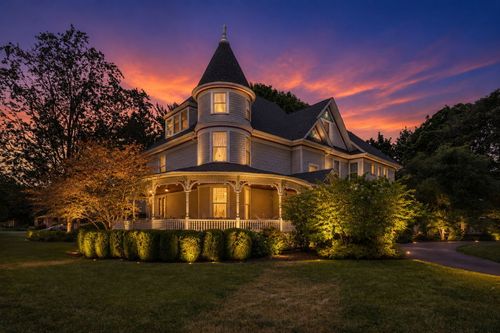 1205 W Downer Pl, Aurora, IL, 60506-4823 | Card Image