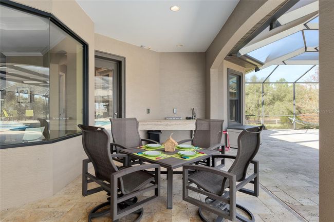 Another seating area outside of breakfast nook | Image 63