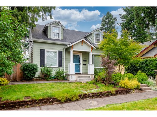 504 W 32nd St, Vancouver, WA, 98660-2162 | Card Image