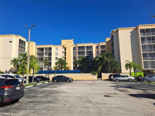 apt-2q-2935 Ne 163rd St, North Miami Beach, FL, 33160-4451 | Card Image