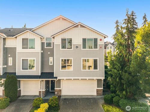 d5-15720 Manor Way, Lynnwood, WA, 98087 | Card Image