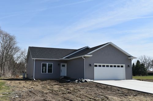 225 S Pine St, El Paso, IL, 61738 | Card Image