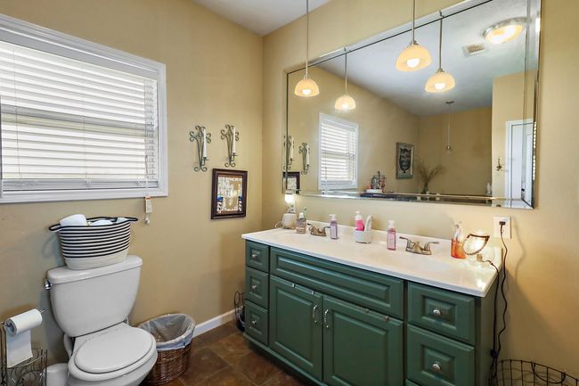 Primary Bathroom | Image 14
