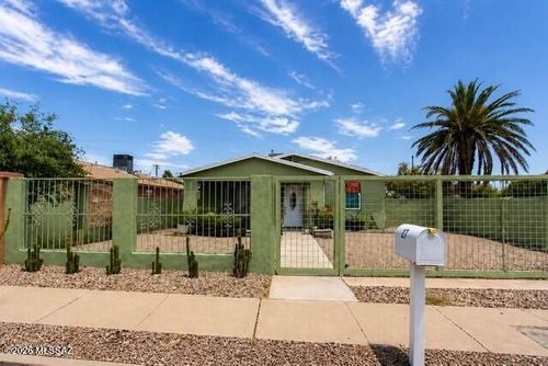 27 W 34th St, Tucson, AZ, 85713-3975 | Card Image