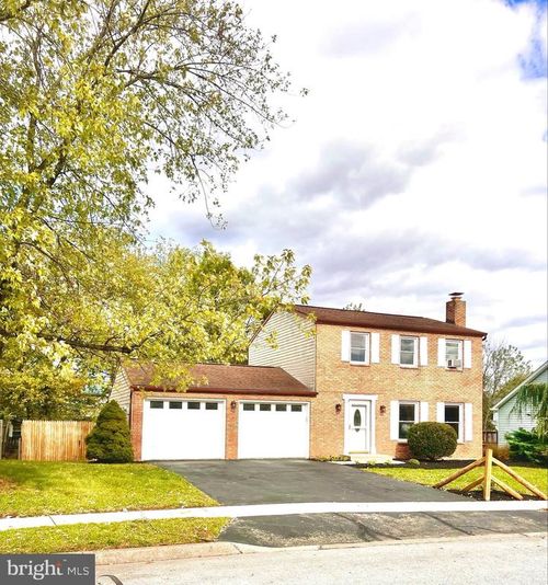 2040 Chevy Chase Dr, HARRISBURG, PA, 17110-3707 | Card Image