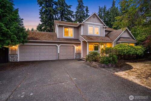 5724 Hillpointe Cir, Lynnwood, WA, 98037-8334 | Card Image