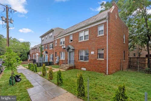 1626 18th St Se, WASHINGTON, DC, 20020-5404 | Card Image