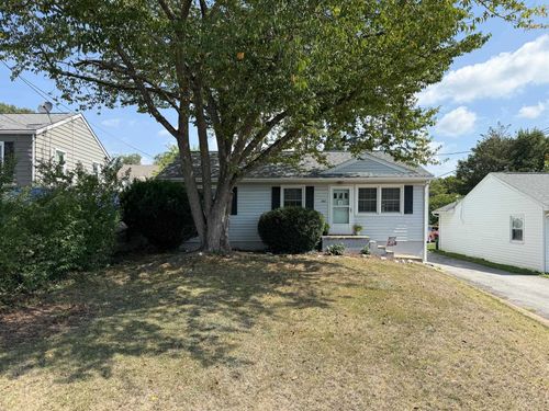 121 Fraser Ln, STAUNTON, VA, 24401-2326 | Card Image