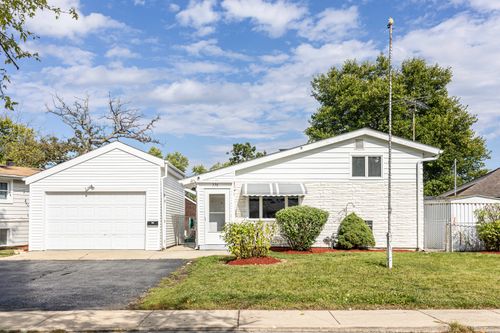 336 Delaware St, Carpentersville, IL, 60110-1334 | Card Image