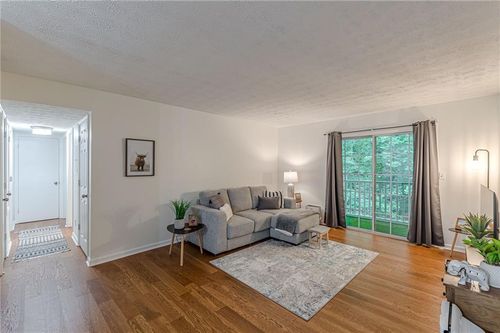 unit-201-3135 Seven Pines Ct, Atlanta, GA, 30339-5859 | Card Image