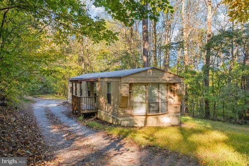 1425 Brown Rd, KNOXVILLE, MD, 21758-1243 | Card Image