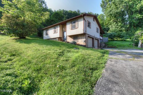 120 Russell Ln, Hampton, TN, 37658-3334 | Card Image