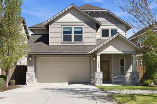 21338 Ne Brooklyn Pl, Bend, OR, 97701-7290 | Card Image