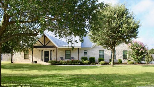 132 W Tree Farm Dr, Lytle, TX, 78052-3984 | Card Image