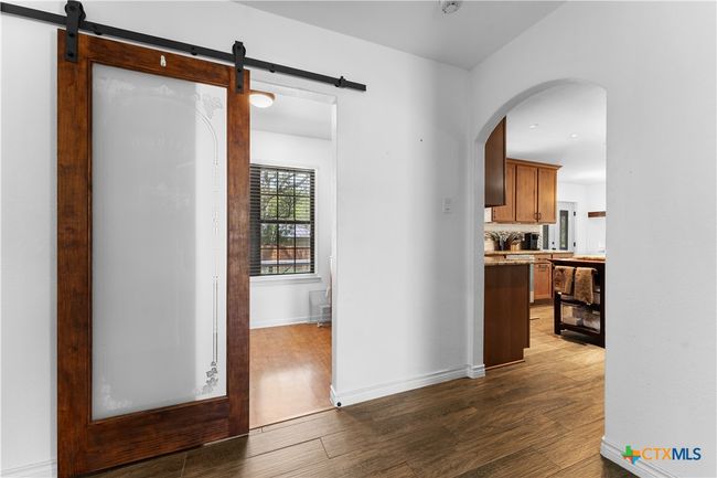Walk-in pantry | Image 8