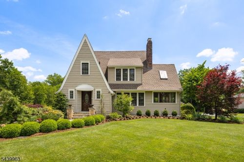 225 Walnut St, Livingston, NJ, 07039-5007 | Card Image