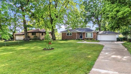 3972 Joslyn Rd, Lake Orion, MI, 48359-1630 | Card Image