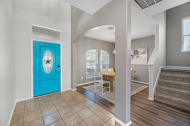Entryway/dining room. | Image 7