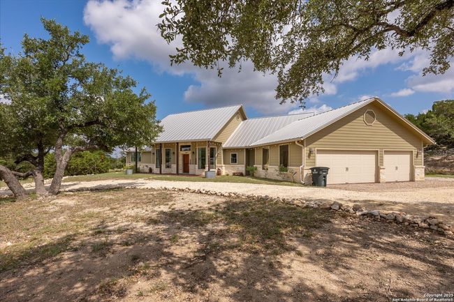 122 Twisting Oak Ct, House other with 4 bedrooms, 3 bathrooms and null parking in Pipe Creek TX | Image 45