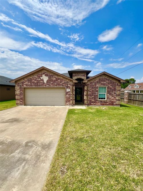 2875 Amber Ave, Groves, TX, 77619-5049 | Card Image